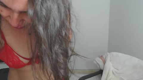 Snapshot of vickyjuice1 chatting on 01/28/25, 12:05 vickyjuice1 online show from 01/28/25, 12:05