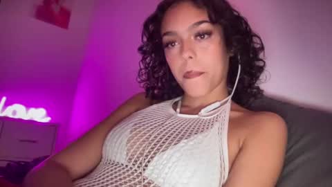 Snapshot of vickyyyx chatting on 02/22/25, 05:34 Goddess Victory online show from 02/22/25, 05:34