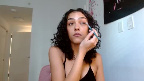 Snapshot of vickyyyx chatting on 11/11/25, 07:58 Goddess Victory online show from 11/11/25, 07:58