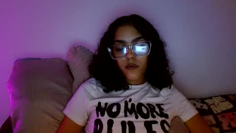 Snapshot of vickyyyx chatting on 11/19/25, 05:18 Goddess Victory online show from 11/19/25, 05:18