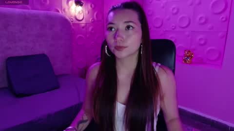 Snapshot of victoria017 chatting on 11/25/25, 04:12 Victoria online show from 11/25/25, 04:12