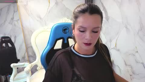 Victoria Arenas online show from 10/22/25, 08:41