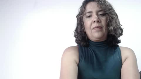 Snapshot of victoria25_meester chatting on 04/17/26, 01:47 Hi guys Im victoria Be the one who can control me in PVT online show from 04/17/26, 01:47