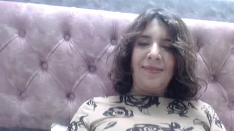 Snapshot of victoria25_meester chatting on 05/25/26, 02:56 Hi guys Im victoria Be the one who can control me in PVT online show from 05/25/26, 02:56