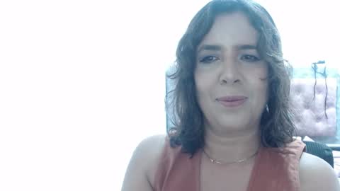 Snapshot of victoria25_meester chatting on 05/30/26, 04:48 Hi guys Im victoria Be the one who can control me in PVT online show from 05/30/26, 04:48
