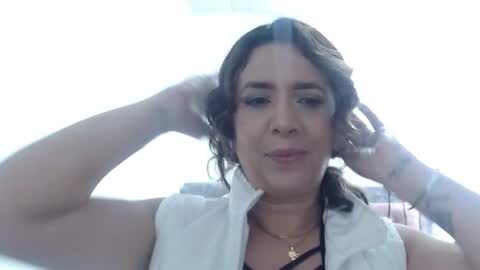Snapshot of victoria25_meester chatting on 06/10/26, 03:00 Hi guys Im victoria Be the one who can control me in PVT online show from 06/10/26, 03:00