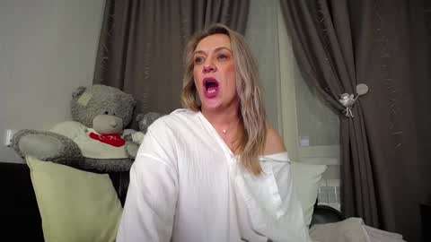 Snapshot of victoria50 chatting on 12/07/24, 09:22 victoria50 online show from 12/07/24, 09:22