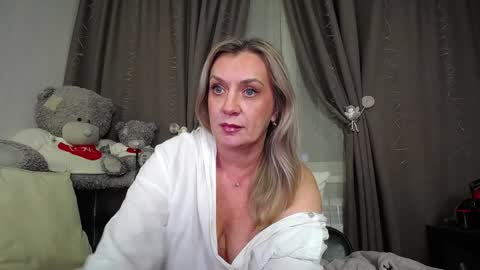 Snapshot of victoria50 chatting on 12/13/24, 08:15 victoria50 online show from 12/13/24, 08:15