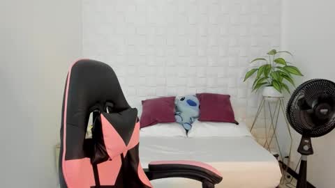 victoria online show from 02/15/26, 08:13