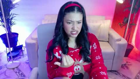 Snapshot of victoria___moon chatting on 12/19/25, 01:29 victoria online show from 12/19/25, 01:29