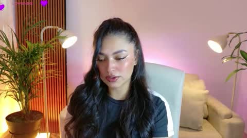 Snapshot of victoria___moon chatting on 02/07/26, 01:37 victoria online show from 02/07/26, 01:37