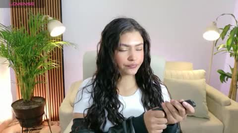 Snapshot of victoria___moon chatting on 02/23/26, 01:08 victoria online show from 02/23/26, 01:08