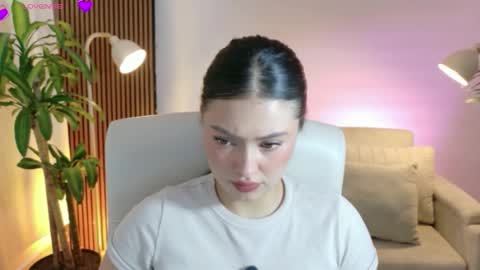 Snapshot of victoria___moon chatting on 04/09/26, 02:33 victoria online show from 04/09/26, 02:33