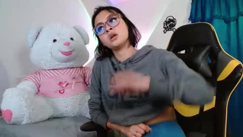 Snapshot of victoria__bear chatting on 03/25/26, 06:14 victoria online show from 03/25/26, 06:14