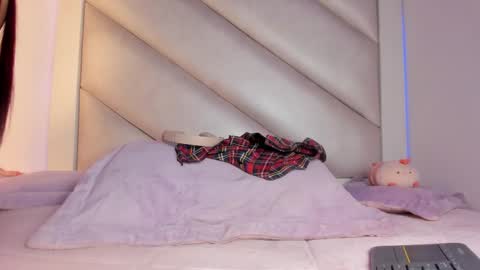 Victoria online show from 02/11/26, 01:27