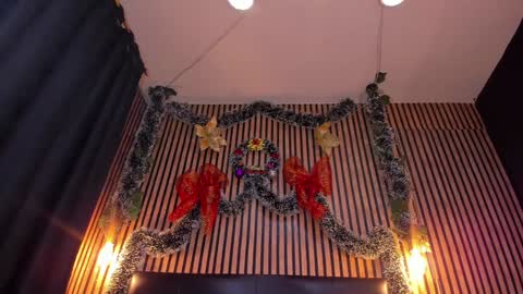 victorira online show from 12/18/24, 02:21