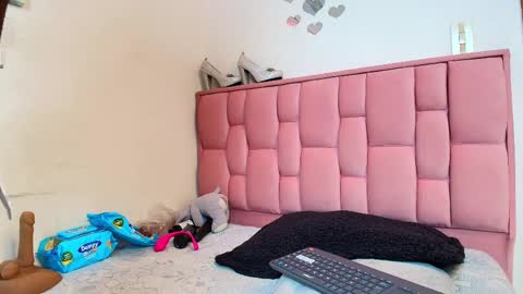 Victoria online show from 04/09/26, 02:33