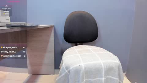 Snapshot of victoria_badgal chatting on 01/14/25, 12:00 Victoria online show from 01/14/25, 12:00