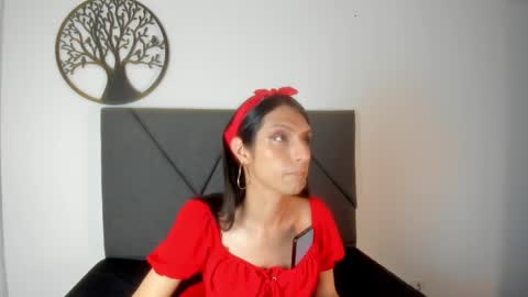 Snapshot of victoria_badgal chatting on 11/26/25, 09:16 Victoria online show from 11/26/25, 09:16