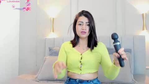 victoria  online show from 10/25/25, 07:08