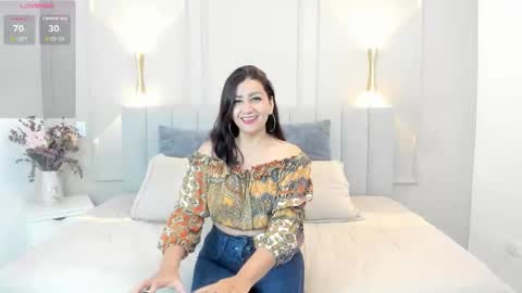 victoria  online show from 12/01/25, 07:08