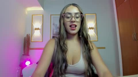 Snapshot of victoria_bridge chatting on 03/17/26, 02:16 V I C T O R I A online show from 03/17/26, 02:16