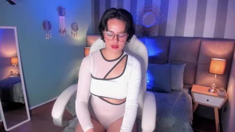 Snapshot of victoria_byte chatting on 01/25/25, 02:25 Victoria online show from 01/25/25, 02:25