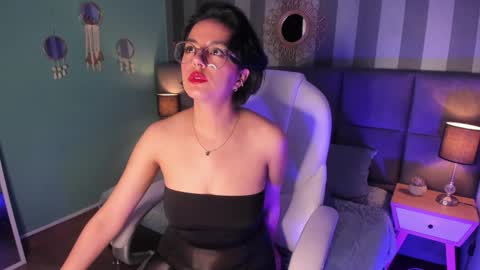 Snapshot of victoria_byte chatting on 02/05/25, 01:11 Victoria online show from 02/05/25, 01:11