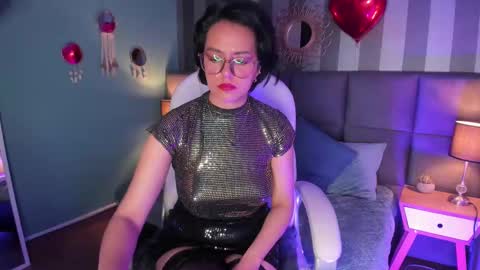 Snapshot of victoria_byte chatting on 02/16/25, 12:43 Victoria online show from 02/16/25, 12:43