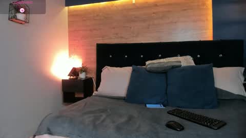 Snapshot of victoria_byte chatting on 11/04/25, 08:19 Victoria online show from 11/04/25, 08:19