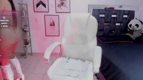 Victoria Castillo online show from 10/31/25, 07:59