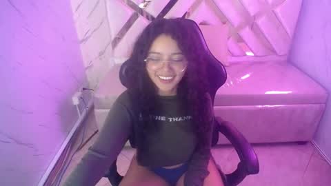 victoria_castillo_b online show from 03/11/25, 09:24