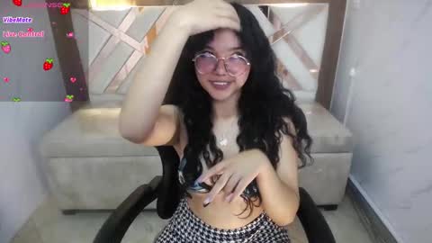 victoria_castillo_b online show from 11/15/25, 03:15