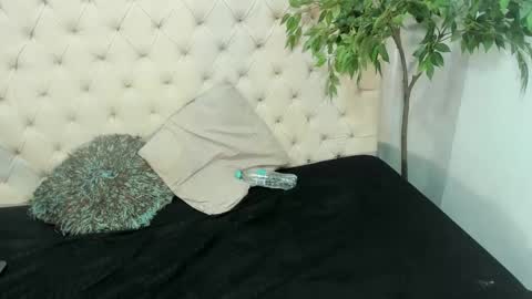 Victoria online show from 01/23/25, 02:50