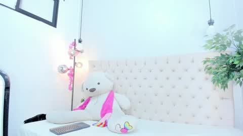 Victoria online show from 11/08/25, 08:07