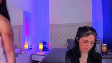 Snapshot of victoria_coxx chatting on 10/01/25, 03:12 Victoria online show from 10/01/25, 03:12