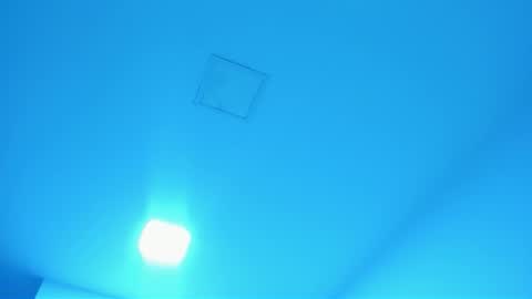 Snapshot of victoria_coxx chatting on 10/15/25, 05:18 Victoria online show from 10/15/25, 05:18