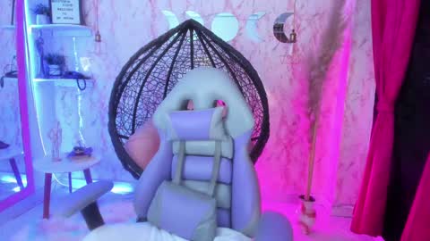 victoria_floyd1 online show from 02/11/25, 07:27