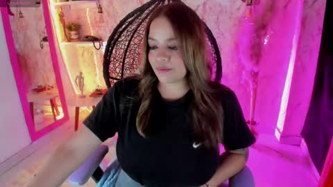 victoria_floyd1 online show from 02/22/25, 12:08