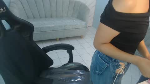 Snapshot of victoria_hernandez_t chatting on 04/25/26, 01:14 Victoria online show from 04/25/26, 01:14