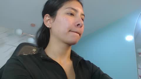 Snapshot of victoria_hernandez_t chatting on 05/04/26, 01:07 Victoria online show from 05/04/26, 01:07