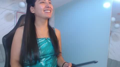 Snapshot of victoria_hernandez_t chatting on 05/08/26, 01:05 Victoria online show from 05/08/26, 01:05