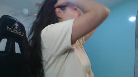 Snapshot of victoria_hernandez_t chatting on 06/03/26, 01:14 Victoria online show from 06/03/26, 01:14