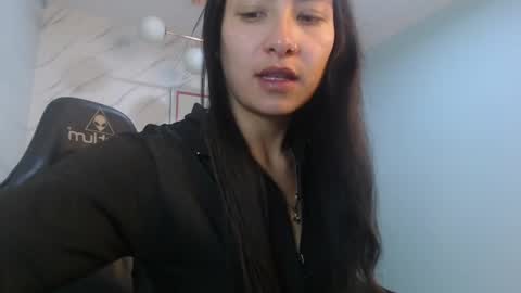 Snapshot of victoria_hernandez_t chatting on 06/10/26, 01:21 Victoria online show from 06/10/26, 01:21