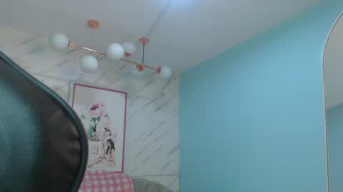Snapshot of victoria_hernandez_t chatting on 06/24/26, 01:10 Victoria online show from 06/24/26, 01:10