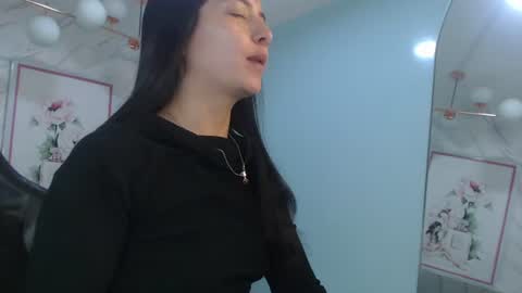Snapshot of victoria_hernandez_t chatting on 06/30/26, 01:12 Victoria online show from 06/30/26, 01:12
