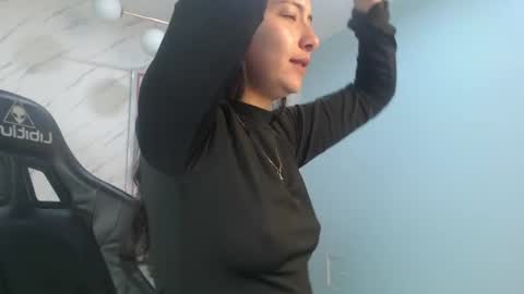 Snapshot of victoria_hernandez_t chatting on 07/08/26, 01:15 Victoria online show from 07/08/26, 01:15