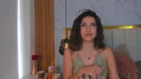  Victoria Lozano  online show from 01/28/25, 06:49