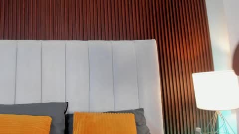  Victoria Lozano  online show from 02/05/25, 01:00