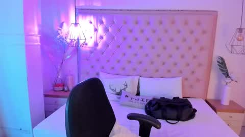 Snapshot of victoria_kitt chatting on 09/11/25, 07:58 victoria_kitt online show from 09/11/25, 07:58